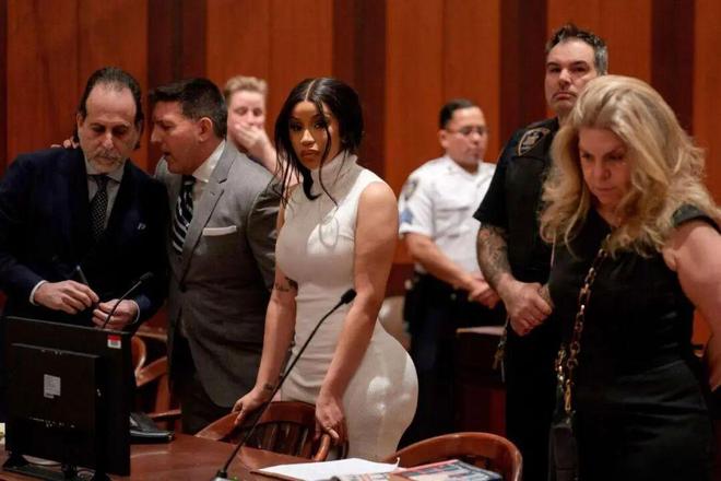 专辑封面他们还让法院变成秀场？不朽情缘平台登录网页庭审图变(图35)