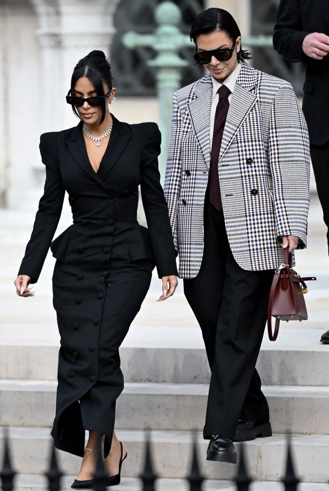 专辑封面他们还让法院变成秀场？不朽情缘平台登录网页庭审图变(图38)