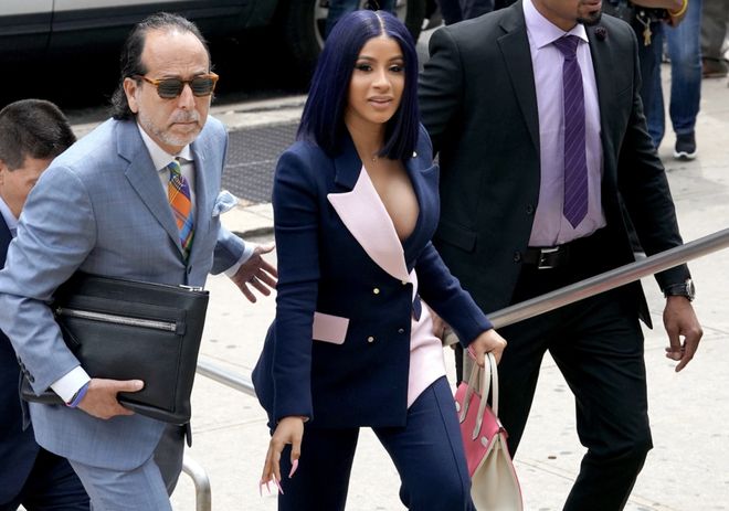 专辑封面他们还让法院变成秀场？不朽情缘平台登录网页庭审图变(图57)